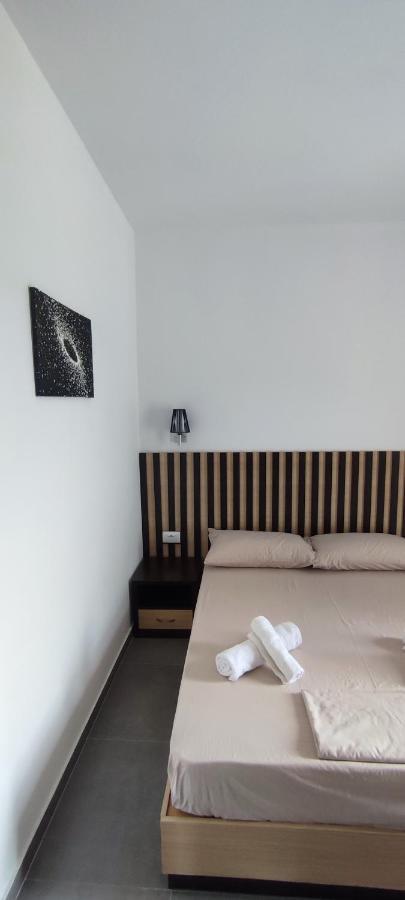 Aleks Holiday Rooms Ksamil Esterno foto
