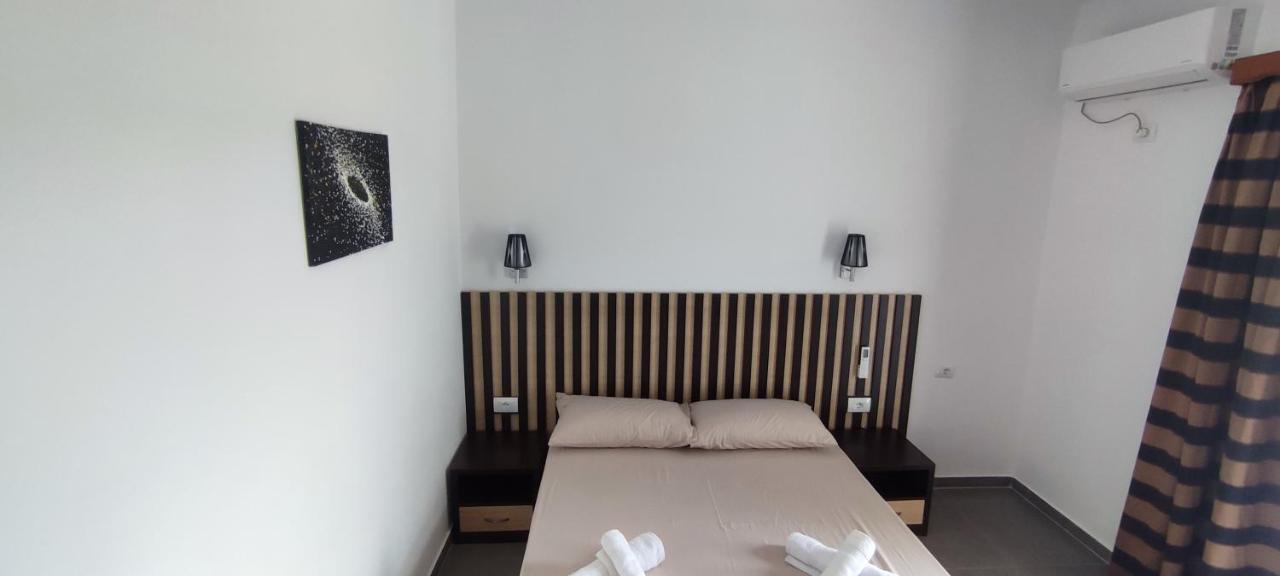 Aleks Holiday Rooms Ksamil Esterno foto